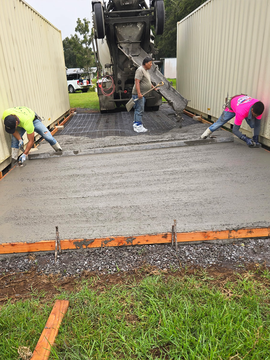 Screeding the fresh slab